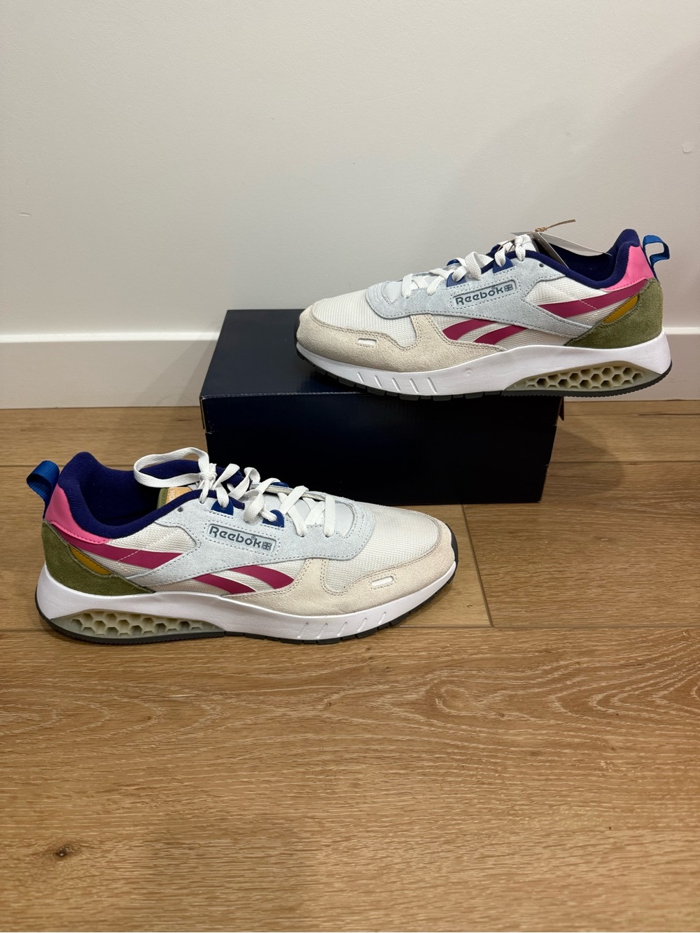 New W/O Box! Men’s Reebok Classic Leather Hexalite Stucco Pink Olive Sneakers